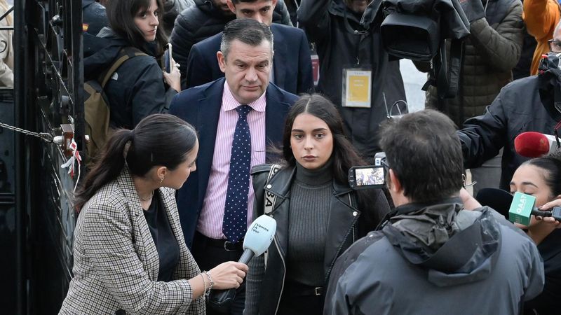 La acusada por la muerte de Samuel Luiz inculpa a su exnovio y a otro ...