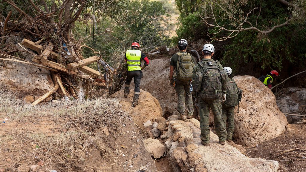 Despliegue de militares del Ejército en Valencia para ayudar tras el devastador paso de la DANA