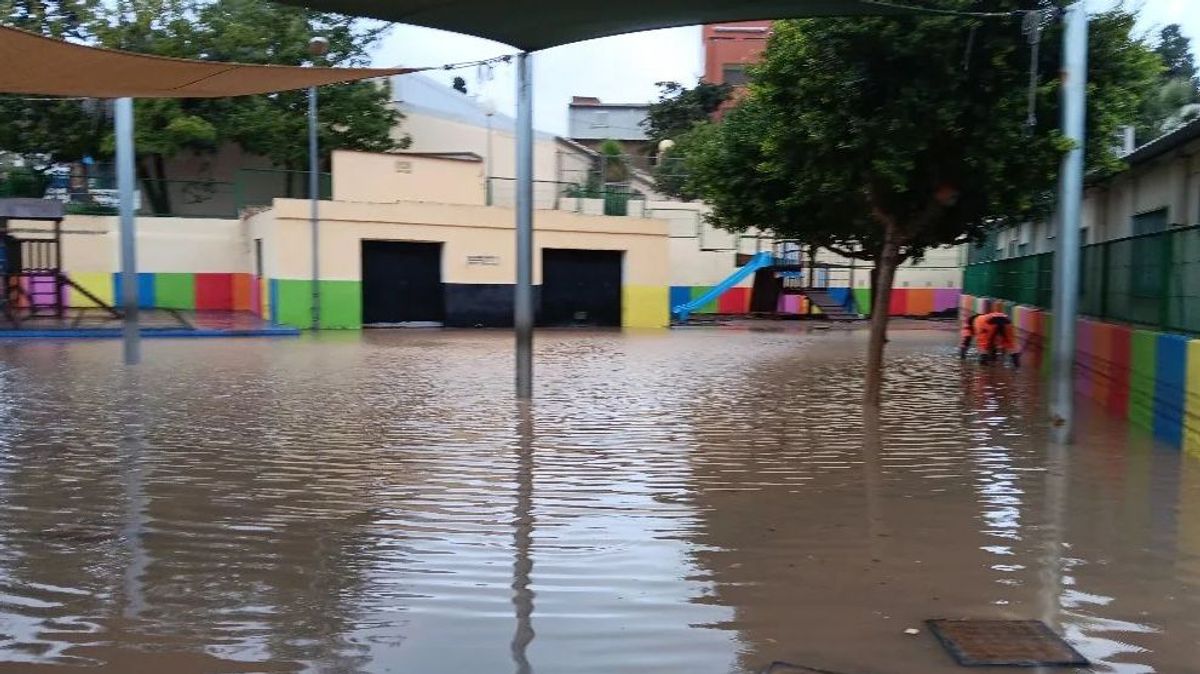 Colegio inundado en Turís, Valencia, tras el paso de la DANA