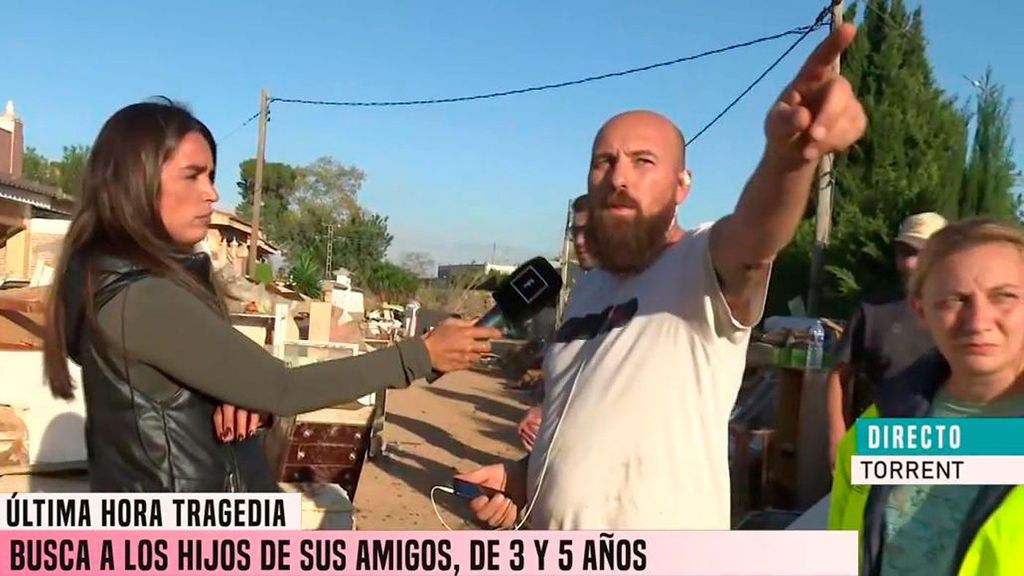 La búsqueda desesperada de Rubén e Izan, de 3 y 5 años: "El padre se agarró a una rama pero a ellos se los llevó el agua" Fiesta 2024 Top Vídeos 333