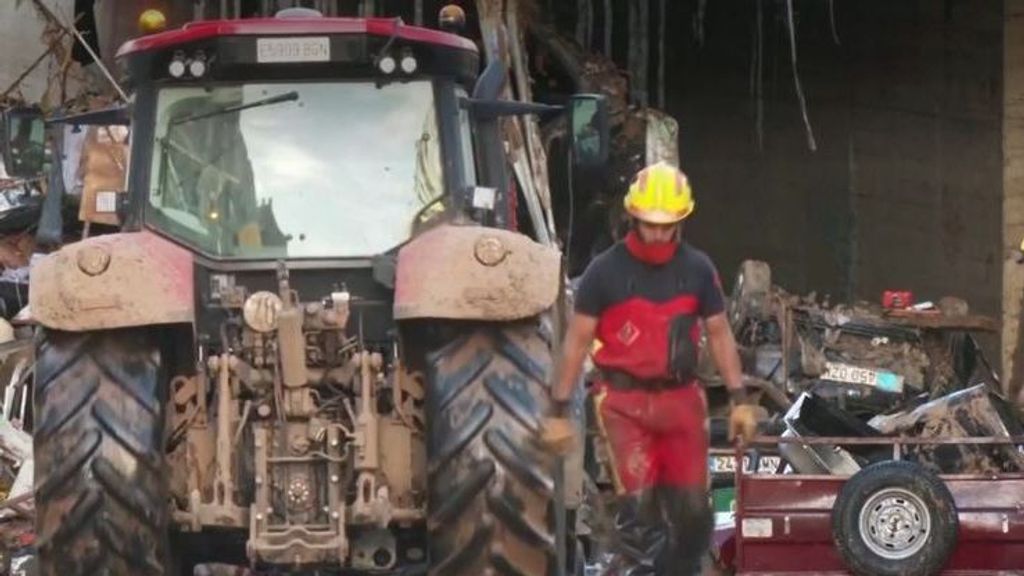 Las quejas de los afectados por la DANA en Valencia: "Se necesita maquinaria"