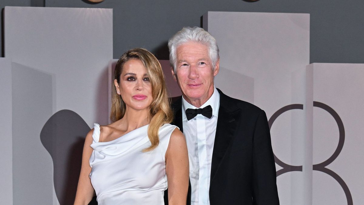 Richard Gere y Alejandra Silva viven en la Moraleja