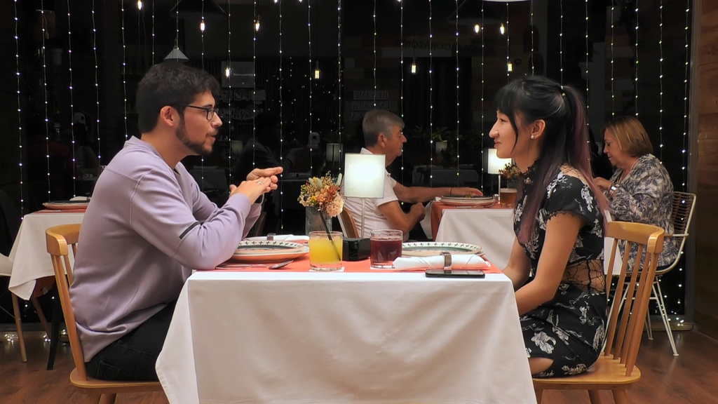 Kevin y Yuan mantienen una cena muy agradable en 'First Dates'