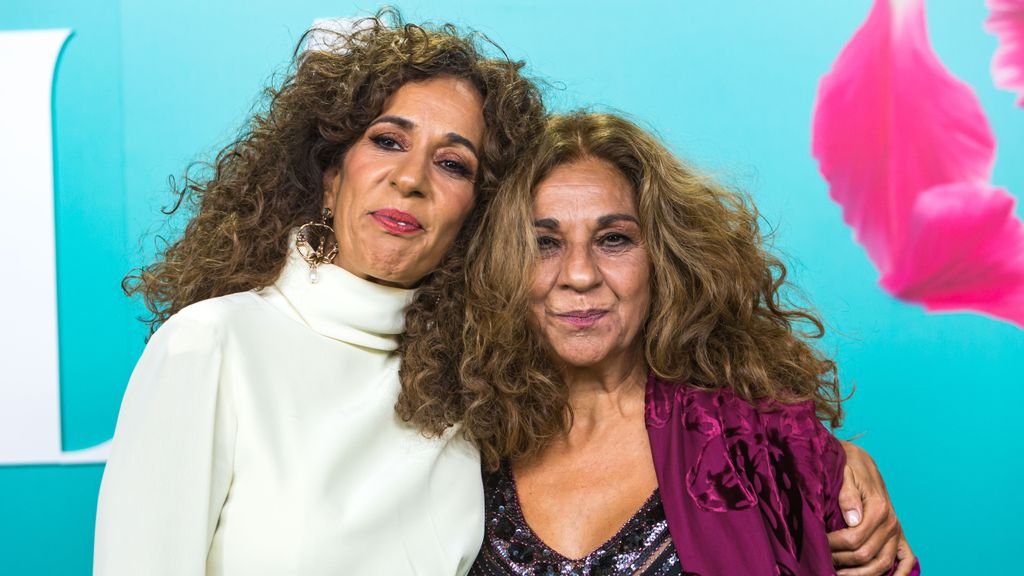 Rosario y Lolita Flores