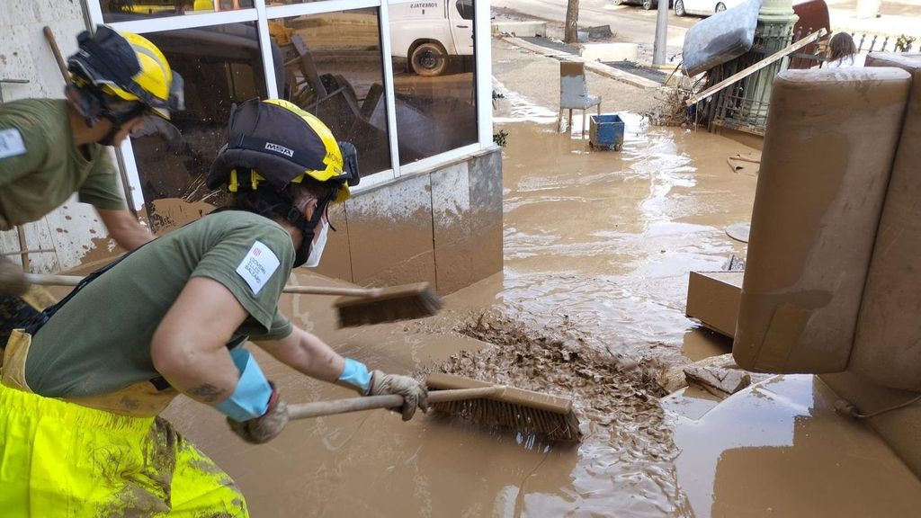 Efectivos de Emergencias en Alfafar.