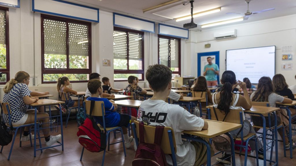 Alumnos del CEIP Escritor Alfonso Grosso en Sevilla, Andalucía.