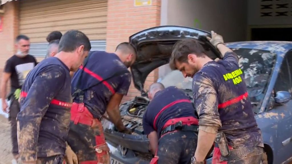 Miles de coches se salvan tras ser arrastrados por la DANA