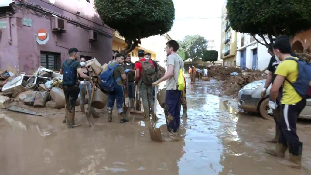 Los vecinos de Massanassa, tras siete días de desolación por la DANA: "Nadie hace nada. Ayudadnos por favor"