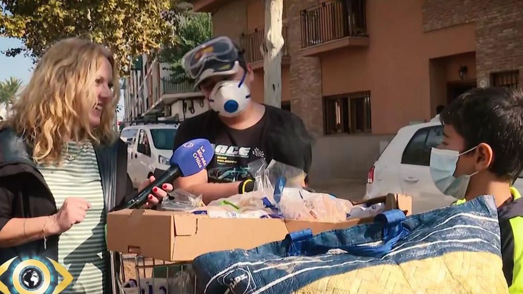 Acompañamos a Neizan y Nizan, los niños más solidarios de Valencia, en su trabajo como voluntarios