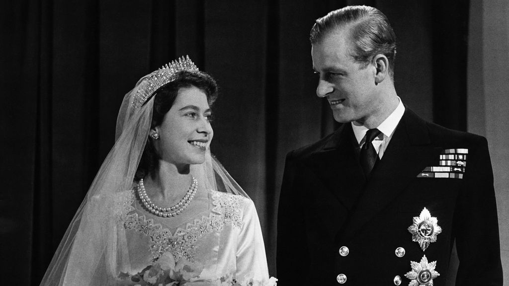 La reina Isabel II y el duque de Edimburgo el día de su boda