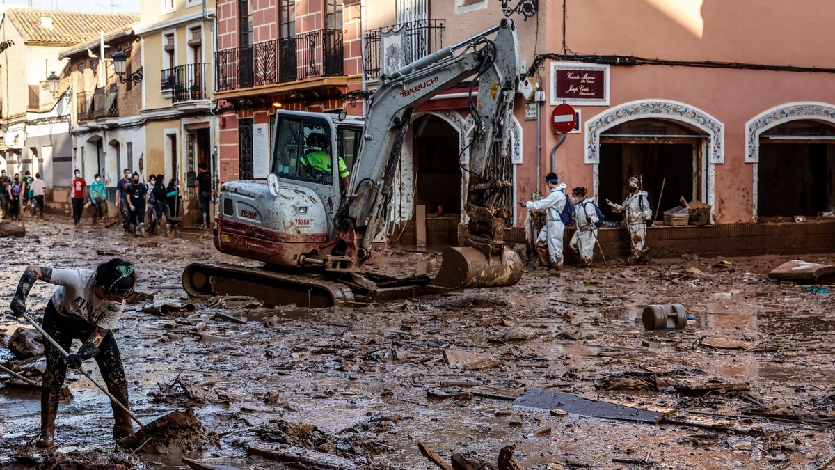 Los efectivos de emergencia que trabajan en la zona describen un escenario "catastrófico" nueve días después de la DANA