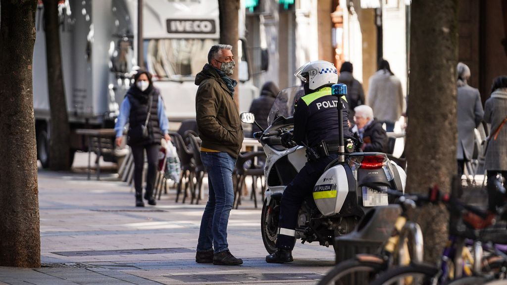 Un agente de la Policía Local de Vitoria