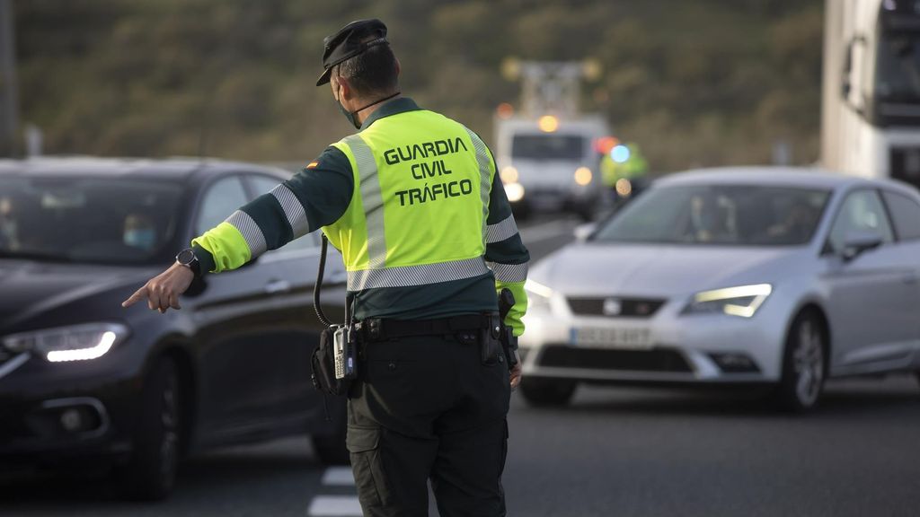 Dos muertos y cinco heridos graves en un accidente múltiple en Sevilla por un kamikaze en la A-66