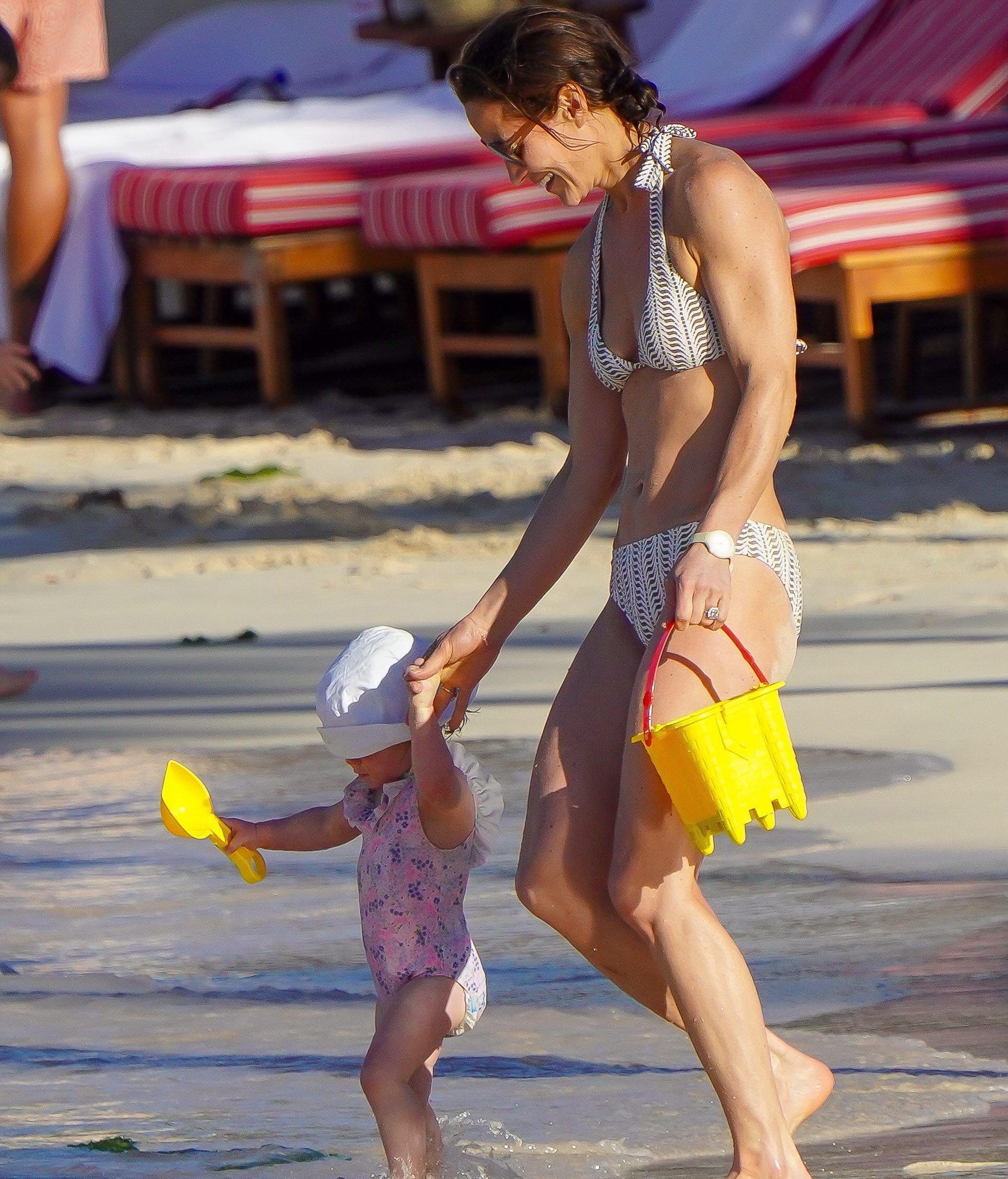 Pippa Middleton con la pequeña Rose. FUENTE: Cordonpress