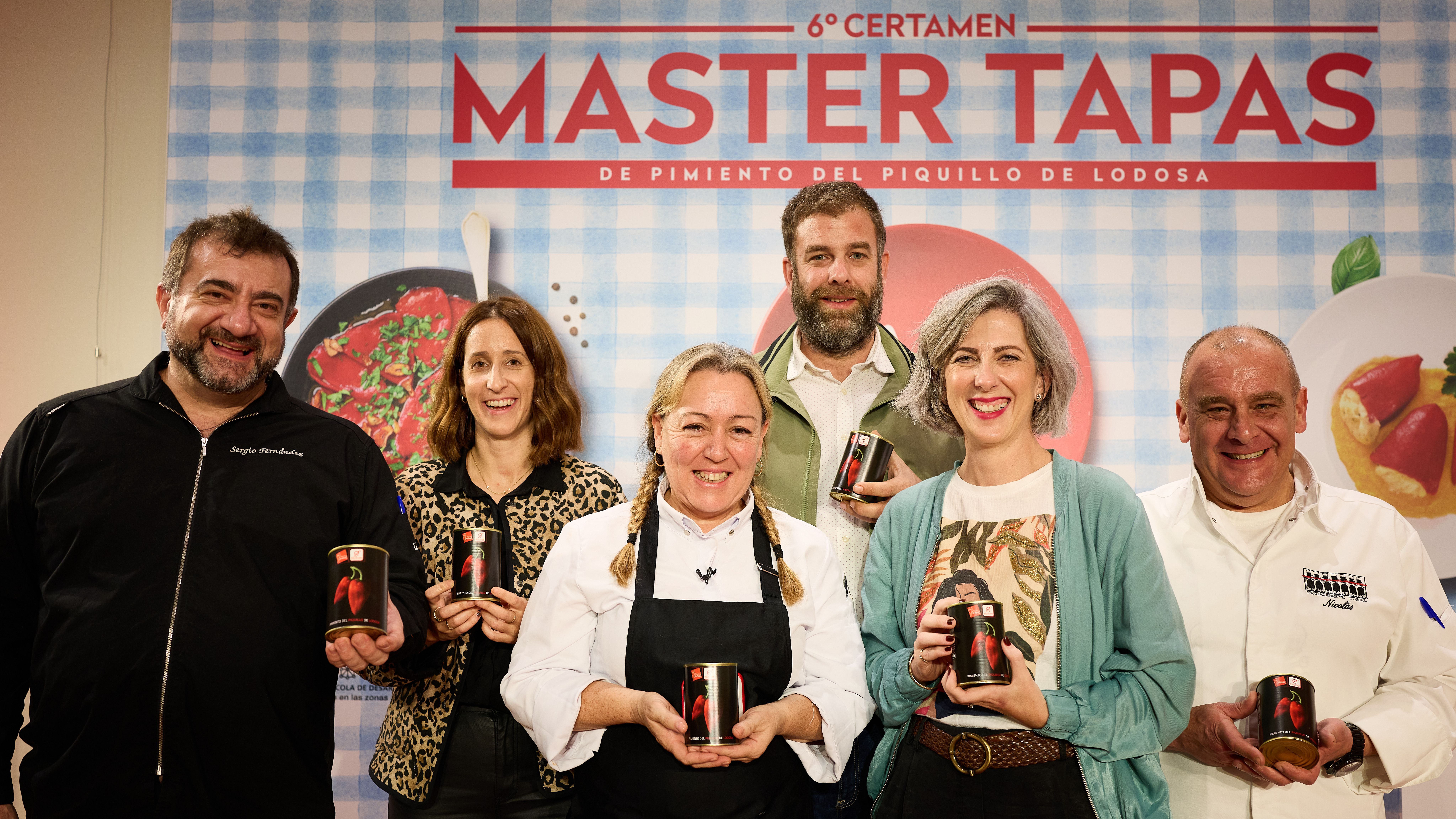 7/11/24 Sergio Fernández (izq), Marta, Alma María Moreno, Jesús Aguirre, Laura Martínez Noguera y Nicolás Ramírez. VI Certamen Master Tapas del Pimiento del Piquillo de Lodosa, Lodosa (Navarra), Spain. Photo by James Sturcke | sturcke.org
