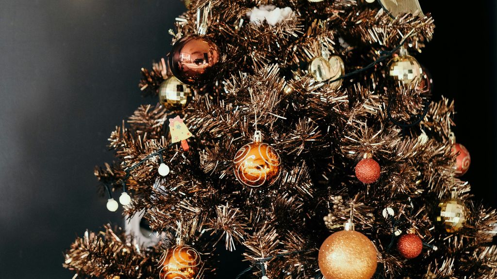 Detalle de árbol de Navidad tradicional