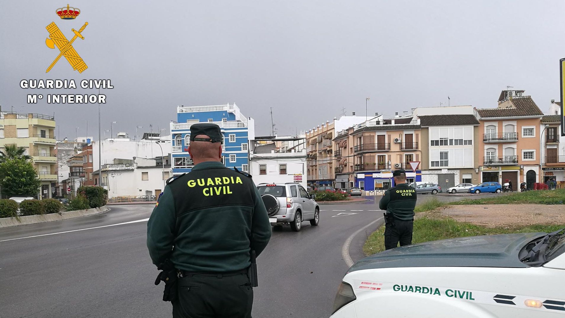 Efectivos de la Guardia Civil en Puente Genil.
