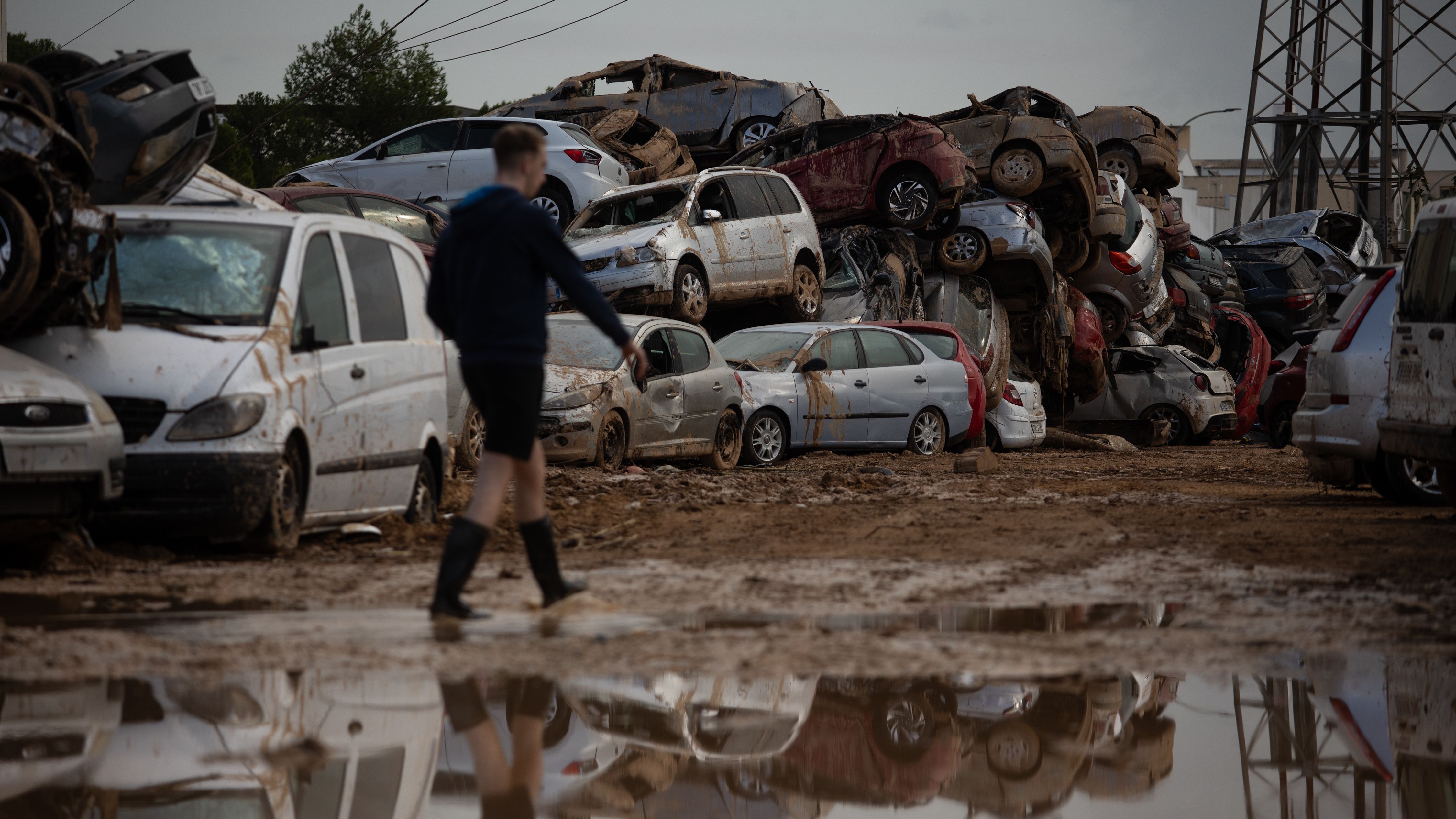 El Gobierno incluirá modificaciones que afectarán al carnet de conducir: formación en emergencias como la DANA