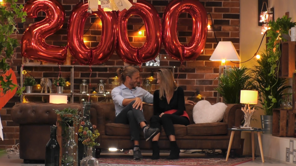 El tonteo entre Mateo, el bartender de 'First Dates' y Laura Boado: "¿Te gustaría tener una cita conmigo?"