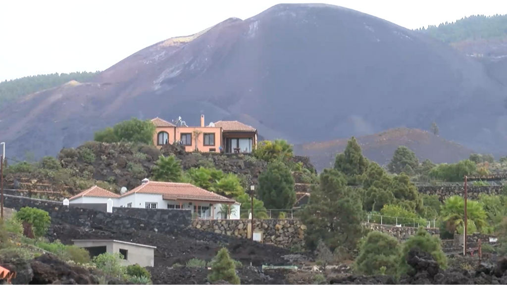 La tardanza en las ayudas tras una catástrofe: no todos los afectados del volcán de La Palma tienen su casa