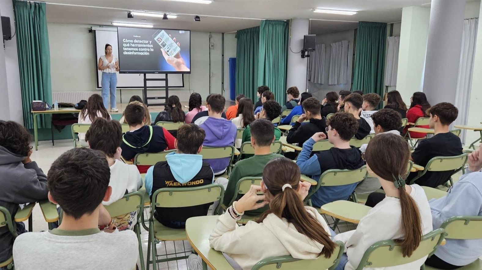 Una de las sesiones del programa de alfabetización mediática 'Sal del cuadro'