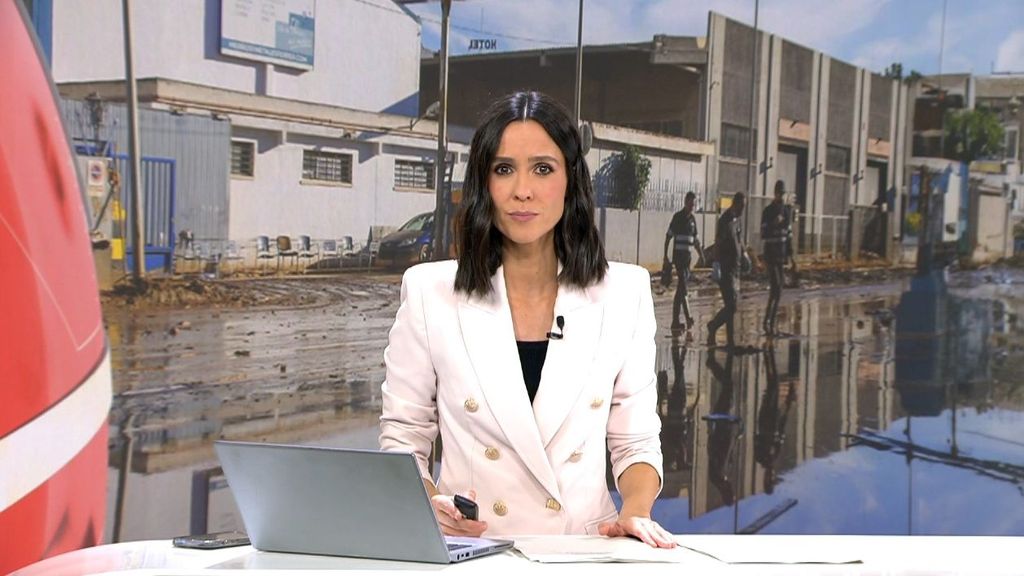 Alba Lago, presentadora de Noticias Cuatro 14 horas