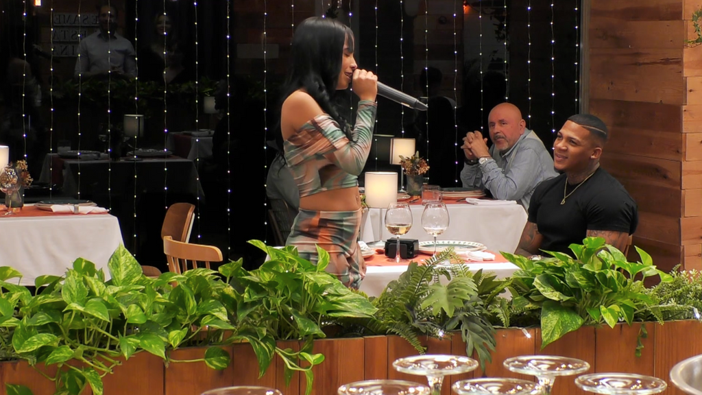 Dilaydi y su interpretación de 'Ocean' para conquistar a su cita en 'First Dates'