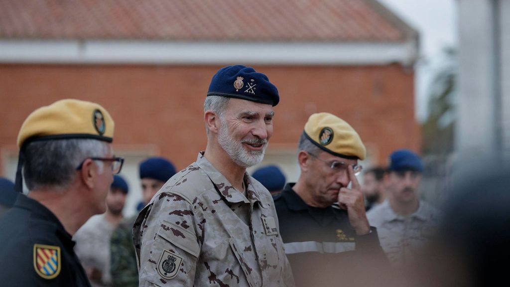 El rey Felipe VI vuelve a Valencia para alabar el trabajo de los militares en las zonas afectadas por la DANA