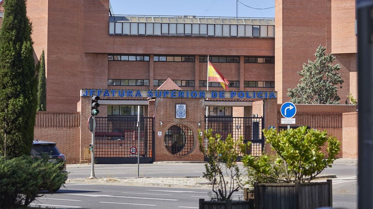 Fachada de la Jefatura Superior de Policía de Madrid