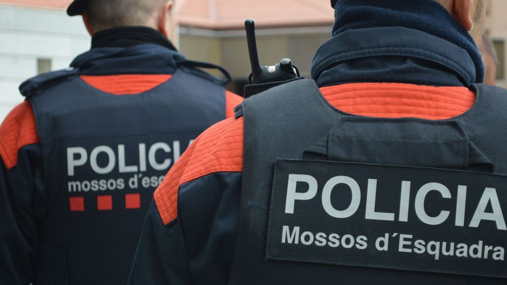 Investigan la muerte violenta de un padre y su hijo en Barcelona