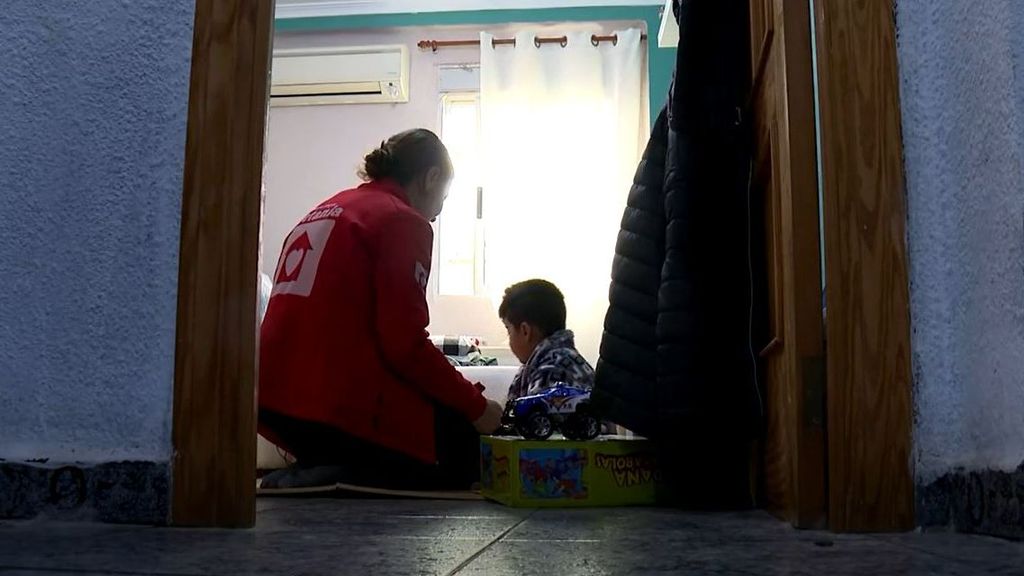 El apoyo psicológico a los niños y afectados en Valencia es crucial: tratan de evitar fobias, depresiones y trastornos