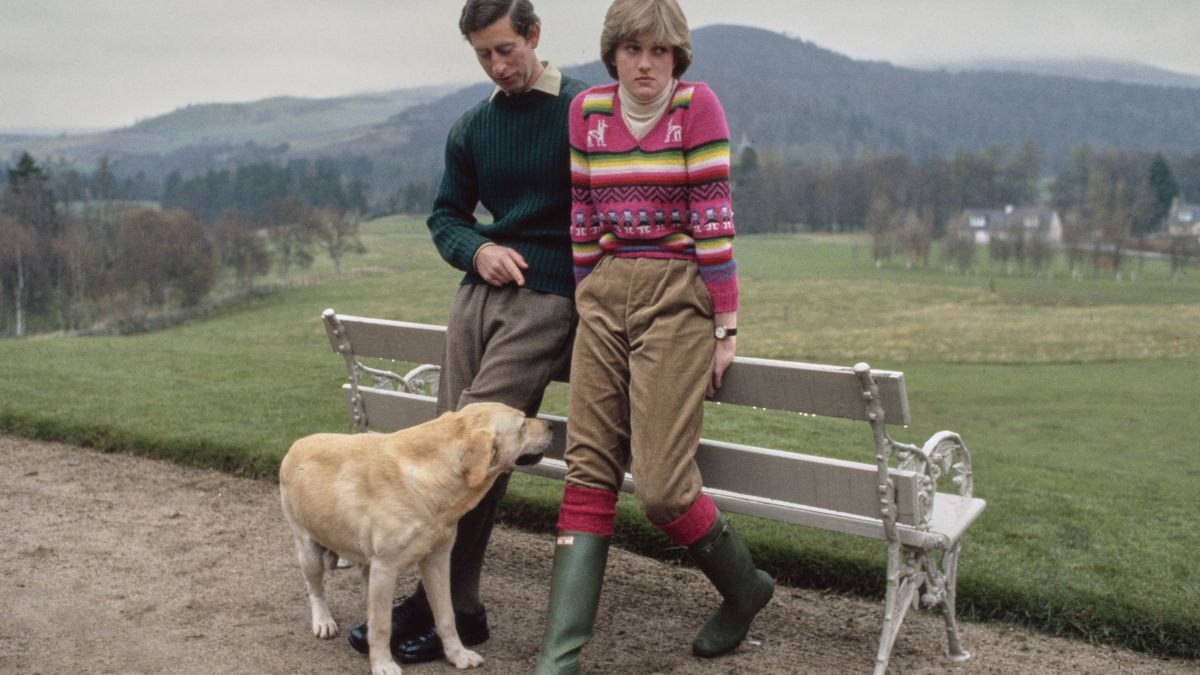 Lady Di con unas botas Hunter junto a Carlos III