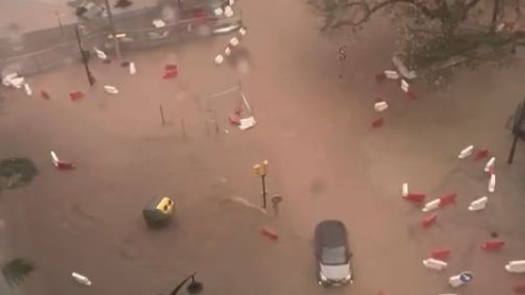 Así se encuentra actualmente el centro de Málaga, inundado por las fuertes lluvias