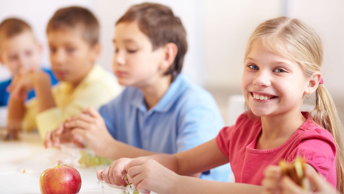 Cada vez son más niños los que comen diariamente en el colegio