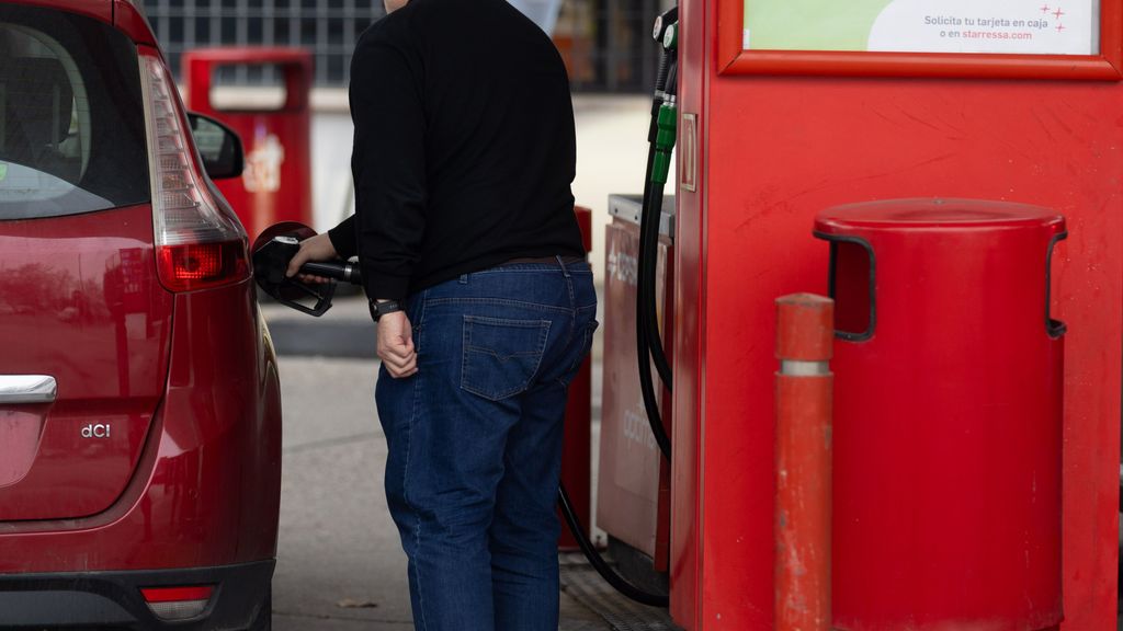 El IPC subió tres décimas en octubre, hasta el 1,8%, impulsado por el precio de la gasolina y la luz