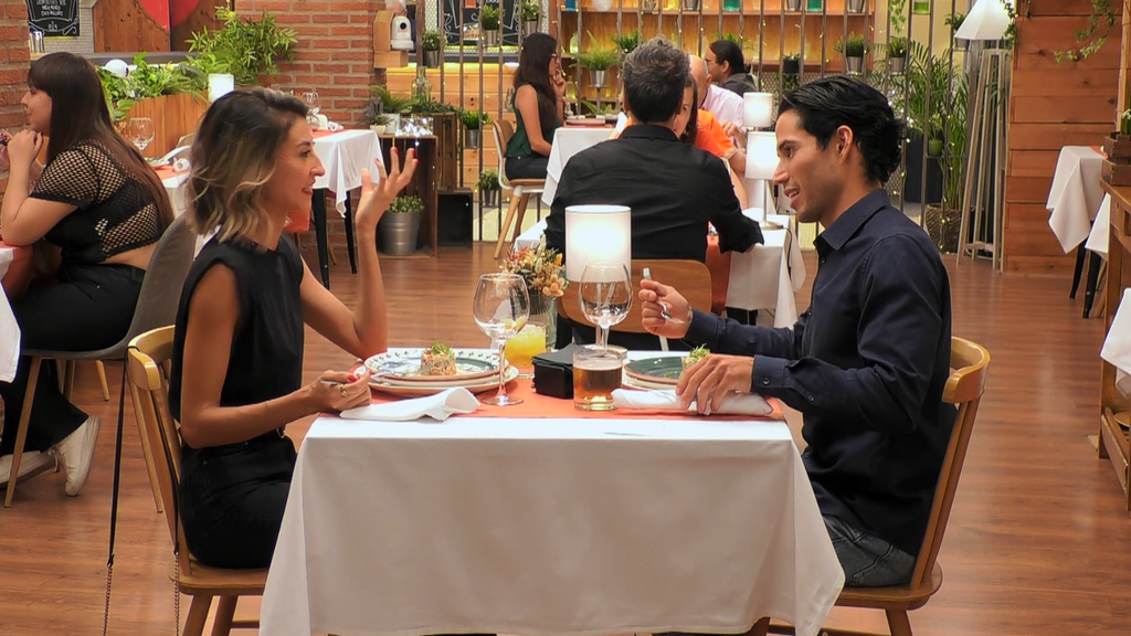 Miguel y Nathalia se dan el momento perfecto para conocerse en 'First Dates'