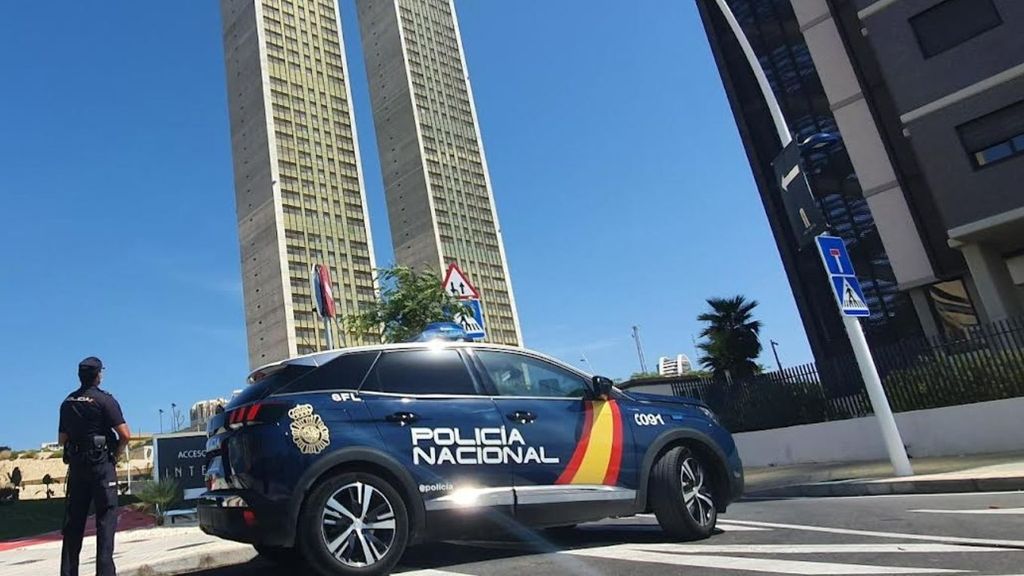 Imagen de archivo de un agente de la Policía Nacional en Benidorm