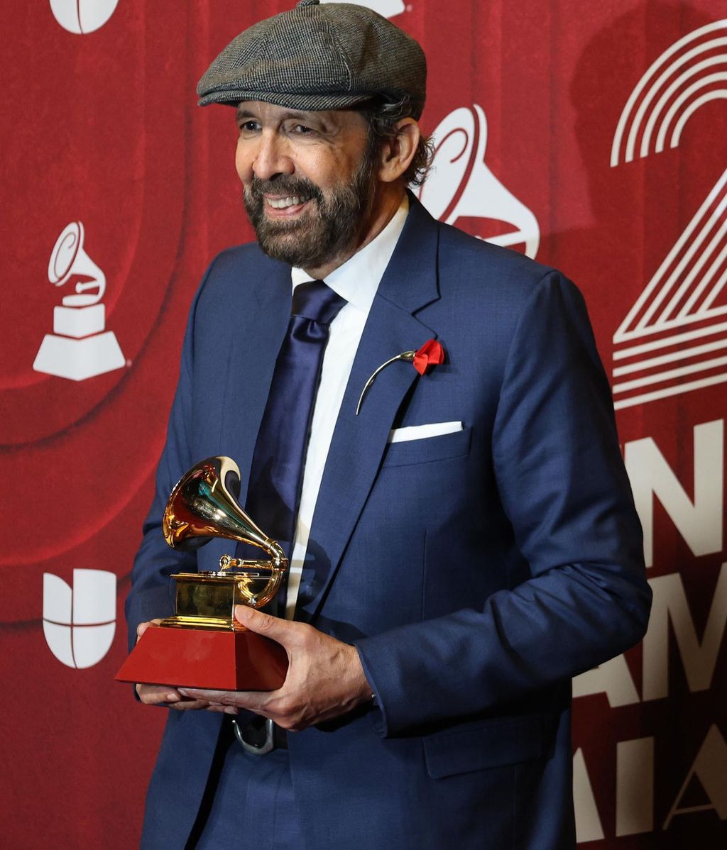 Juan Luis Guerra en la 25 edición de los Latin Grammy.