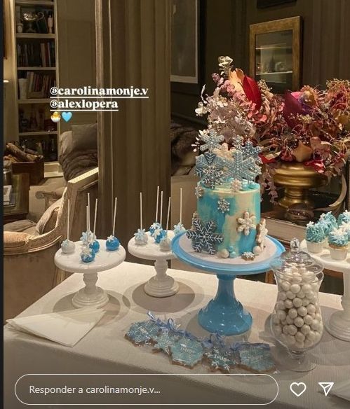 La mesa de la fiesta de babyshower de Carolina Monje y Alex Lopera