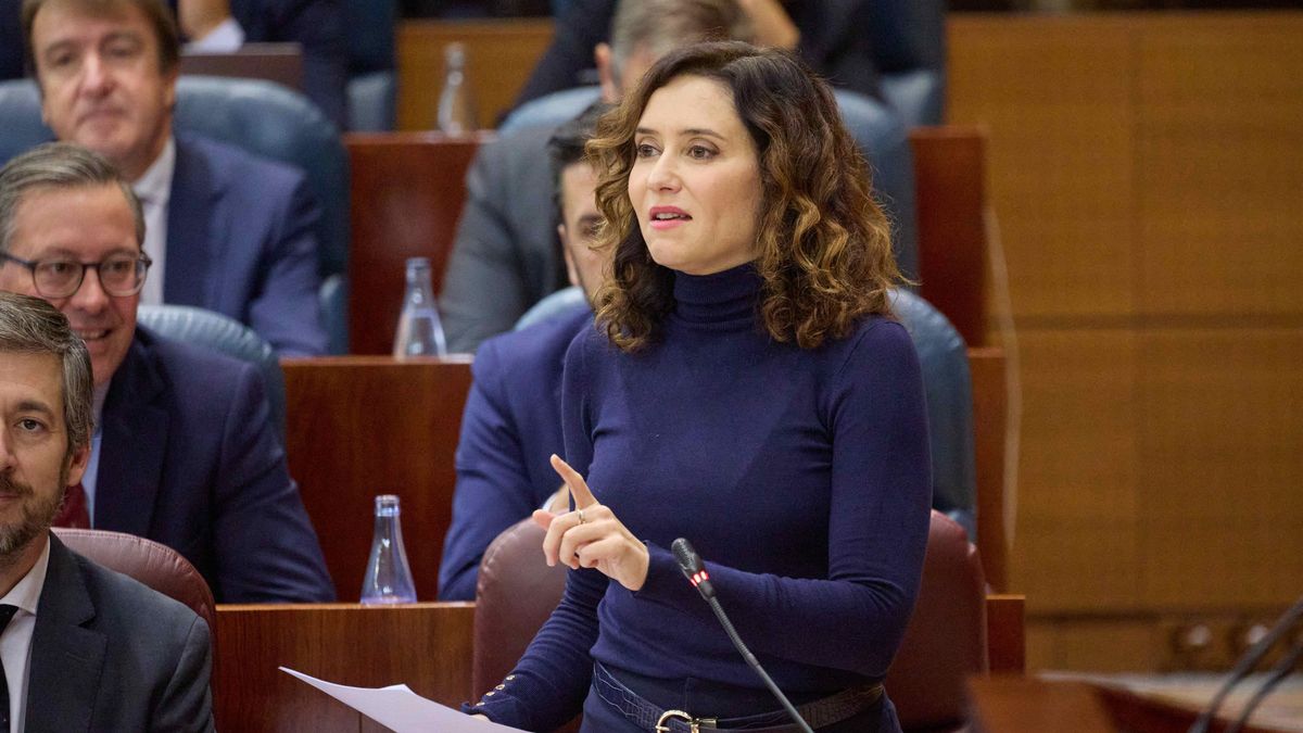 La presidenta de la Comunidad de Madrid, Isabel Díaz Ayuso, durante un pleno en la Asamblea