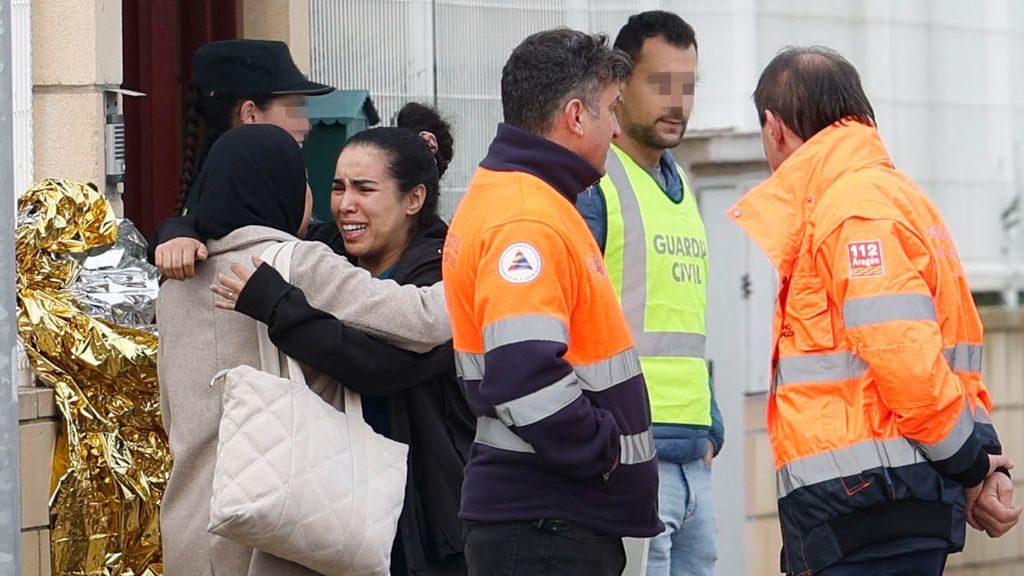 Las familias acuden angustiadas a la residencia de Villafranca de Ebro tras el incendio: "Estaba echa polvo"