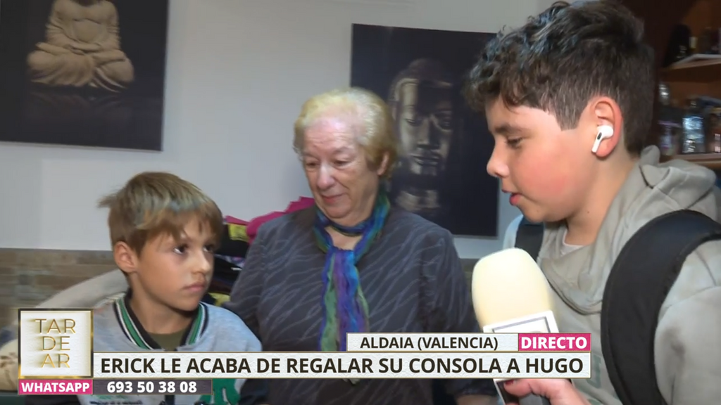 La sorpresa que recibe Hugo, un niño de 10 años que lo ha perdido todo tras la DANA