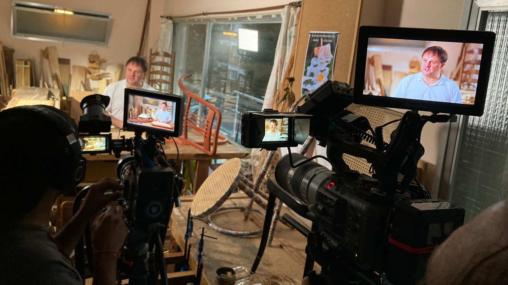 Seis profesionales desembarcaron en la academia con cuatro cámaras para grabar durante horas el episodio