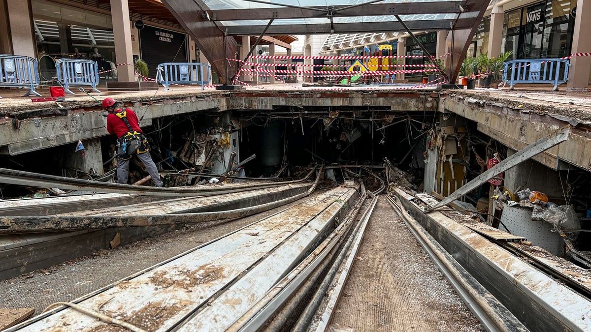 El centro comercial Bonaire afronta la colosal labor de lograr su reapertura