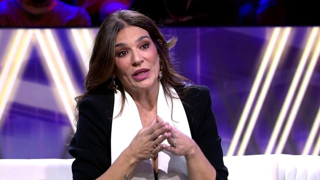 Raquel Bollo da su versión sobre la "complicada adolescencia" de Isa Pi: "Tenía relaciones con su novio en un parque"