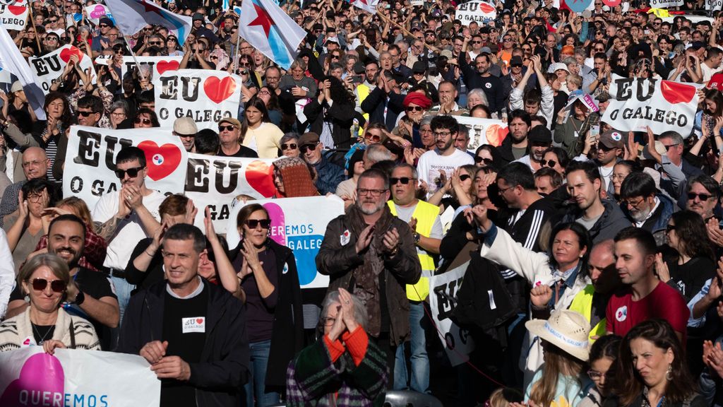 Concentración en defensa del gallego en Santiago