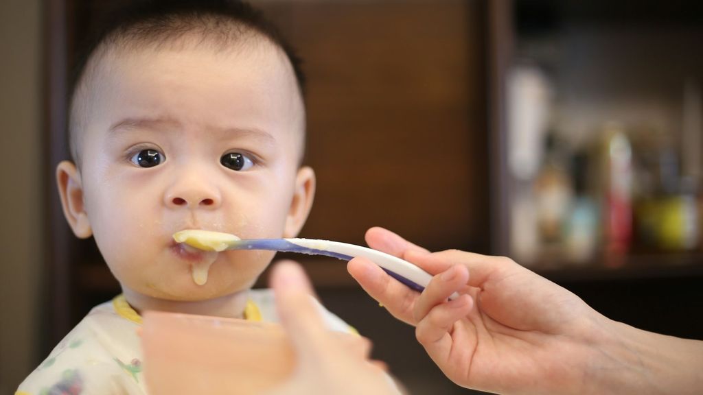 Bebé comiendo