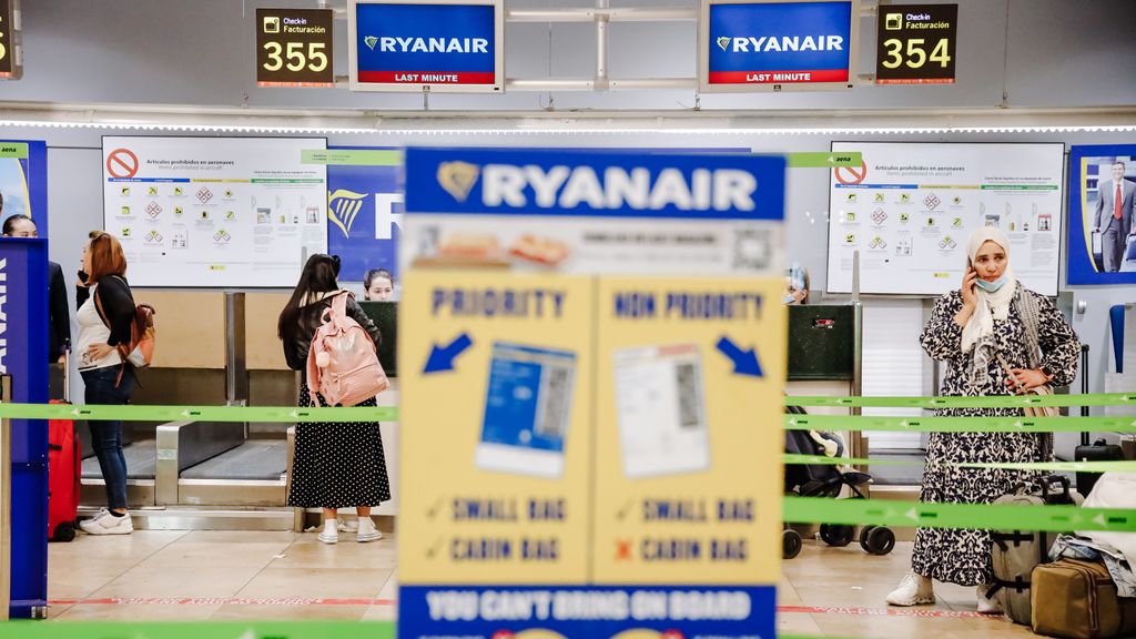 Mostrador de facturación de Ryanair en el aeropuerto de Madrid-Barajas