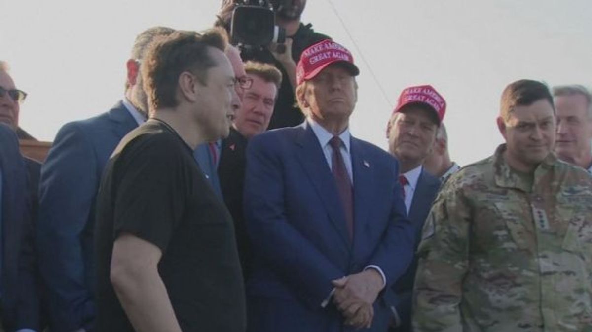 El presidente electo de EEUU, Donald Trump junto a Elon Musk, CEO de SpaceX presenciaron juntos el sexto lanzamiento del cohete.