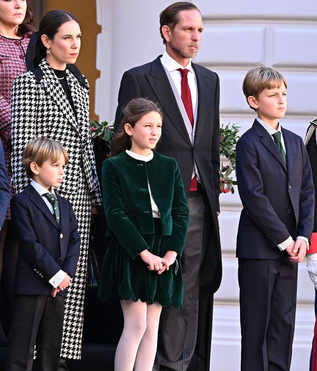 Andrea Casiraghi junto a Tatiana Santo Domingo y sus tres hijos